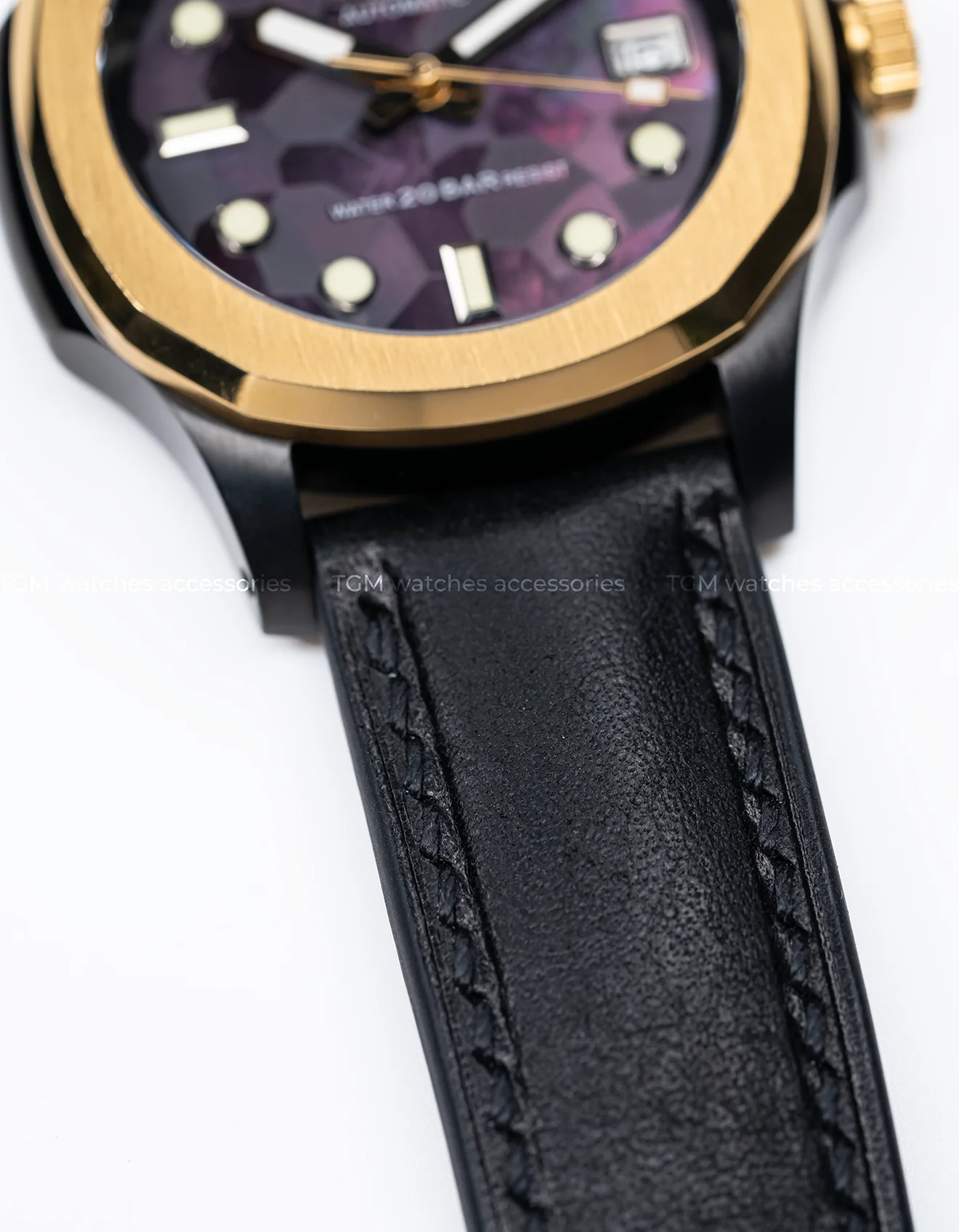 MODEL . 01L - Image 3