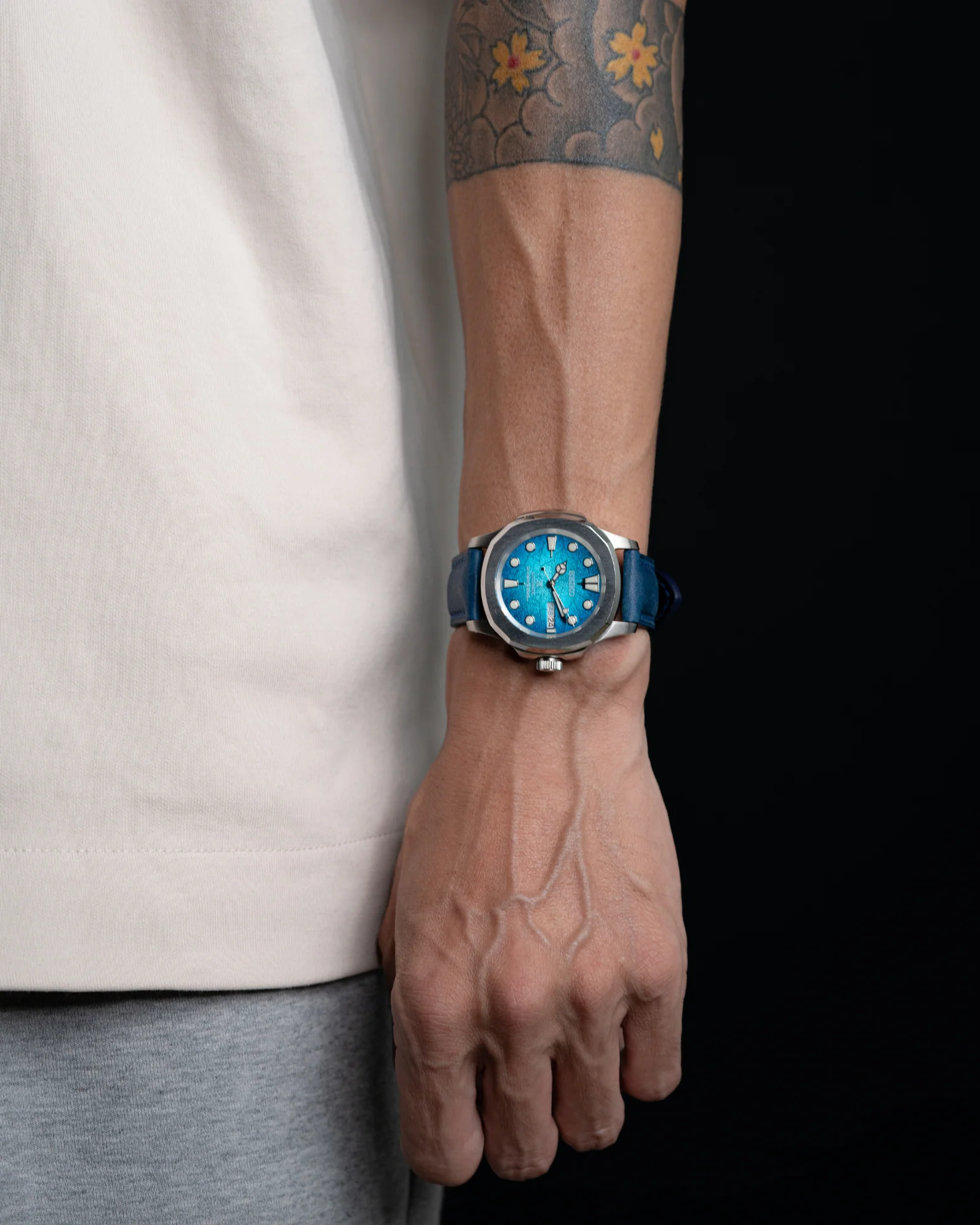 MODEL . 71L - Image 5