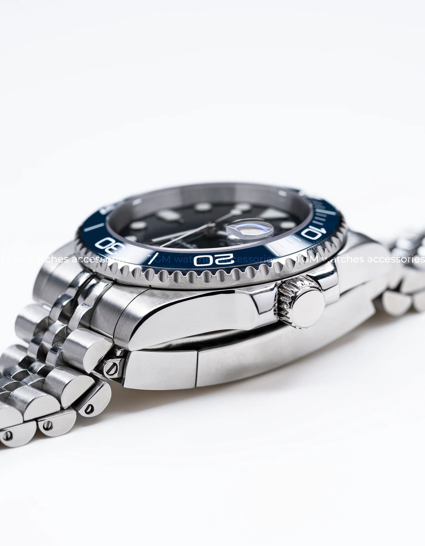 MODEL . 103S - Image 5