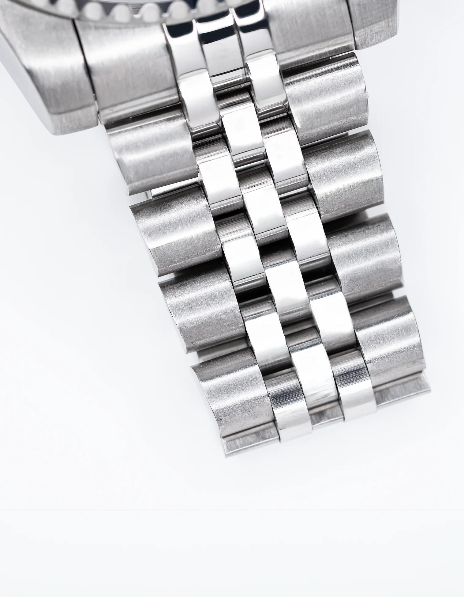MODEL . 105S - Image 5