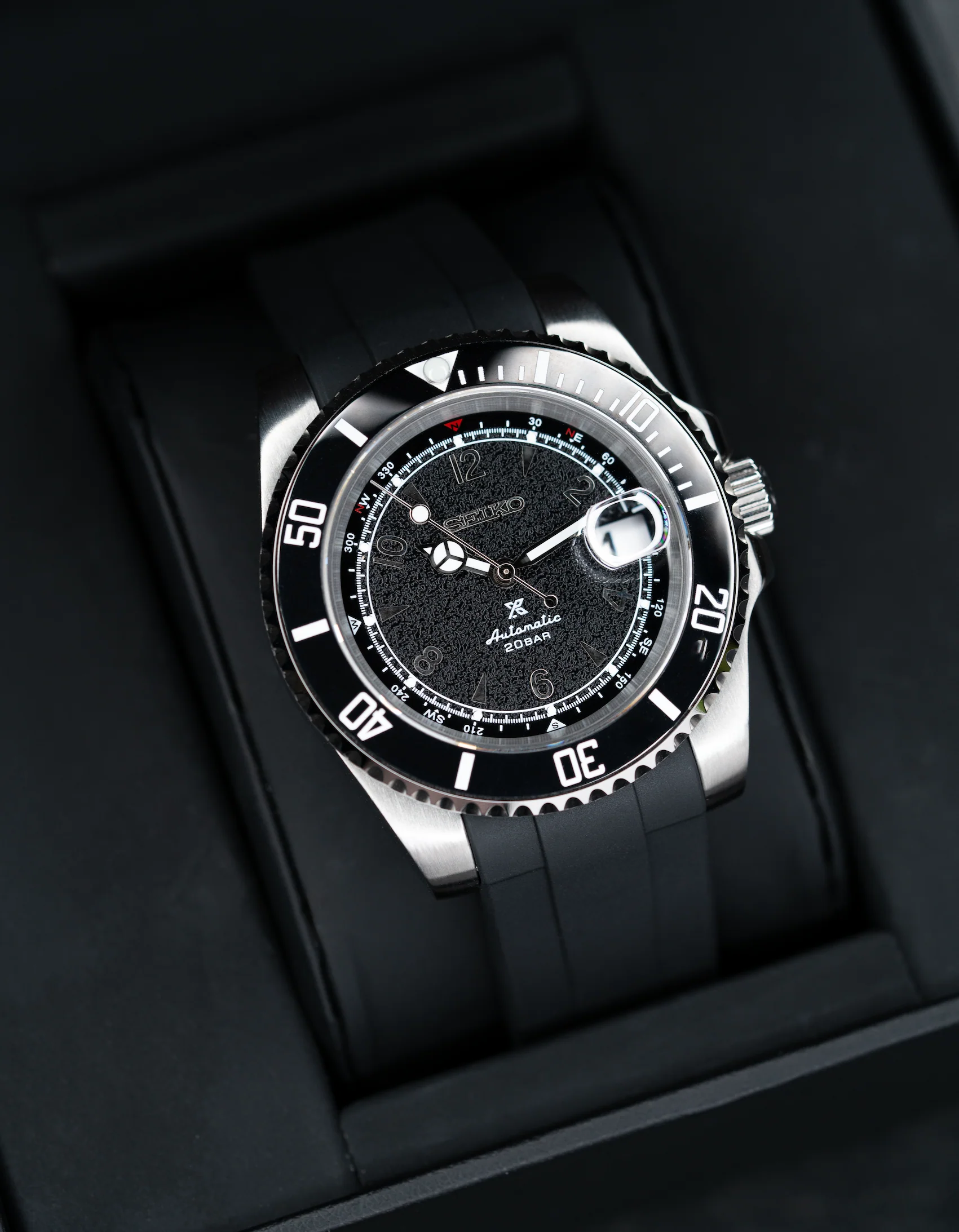MODEL . 107R - Image 3