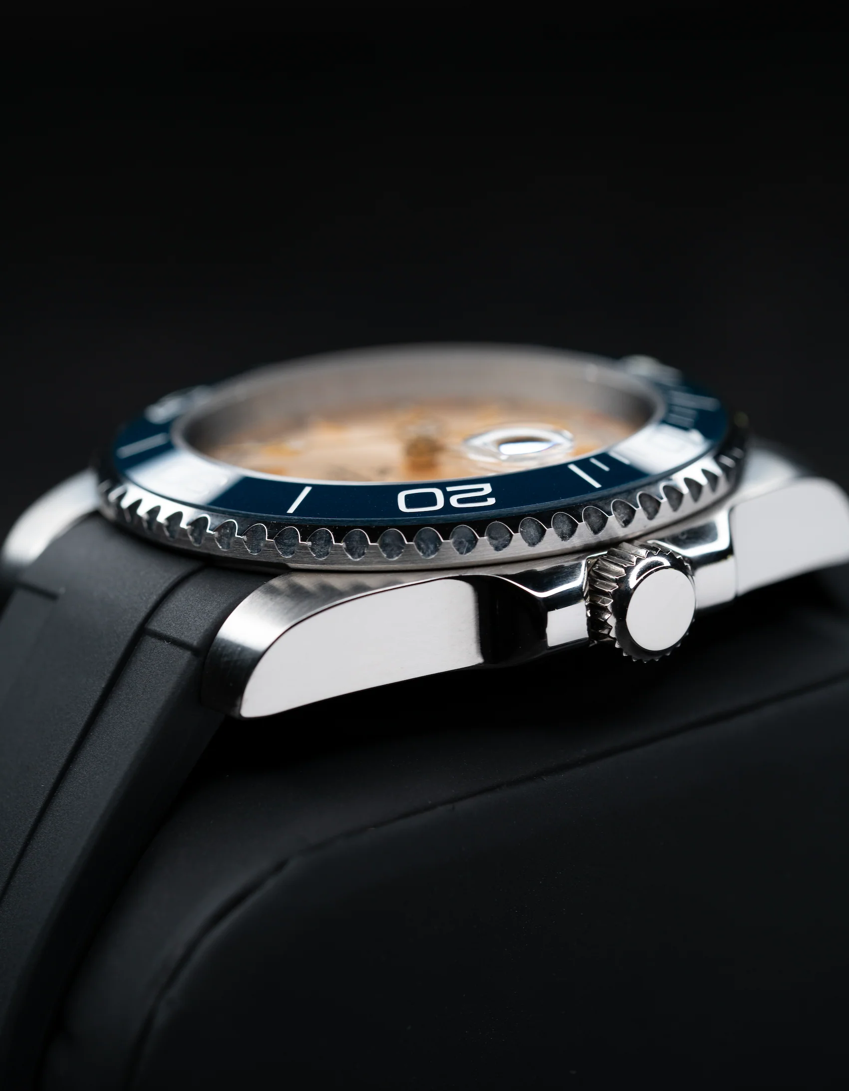 MODEL . 108L - Image 4