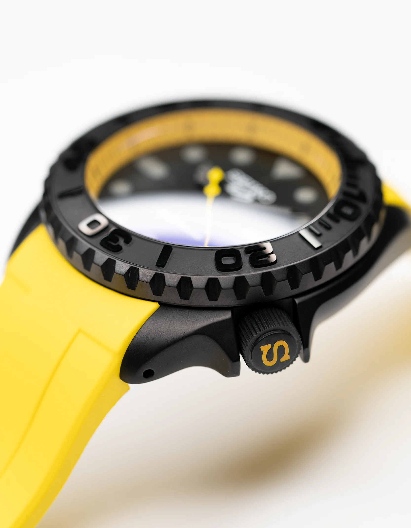 MODEL . 111R - Image 4