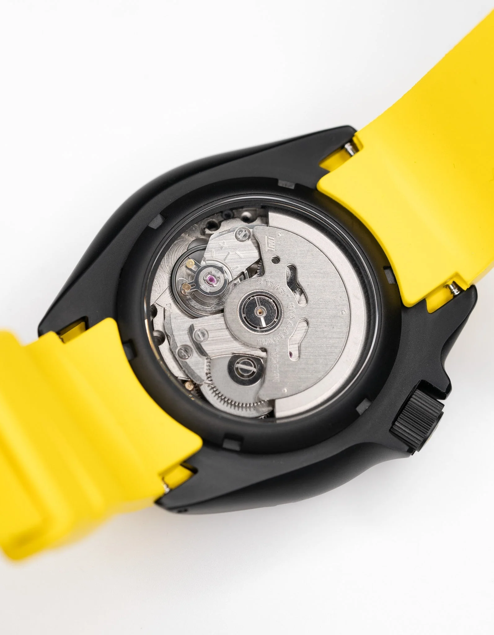 MODEL . 111R - Image 5