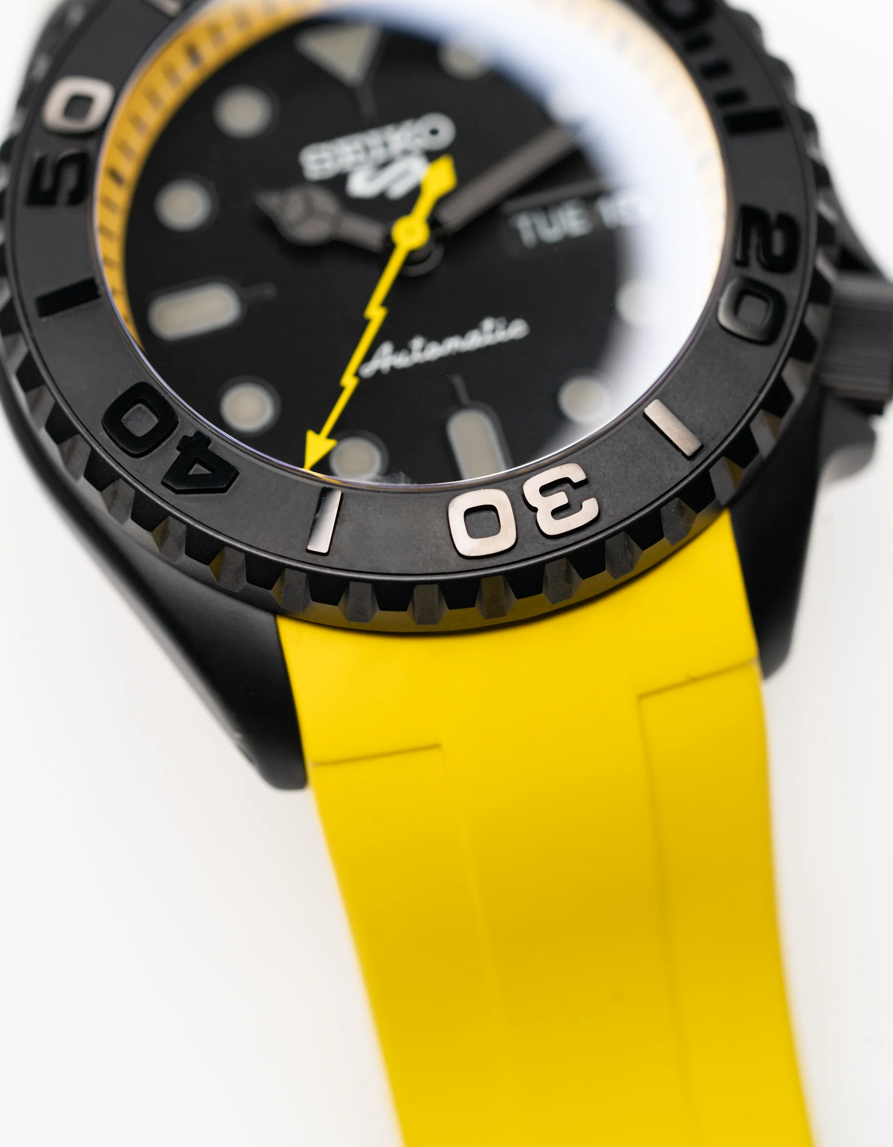 MODEL . 111R - Image 6
