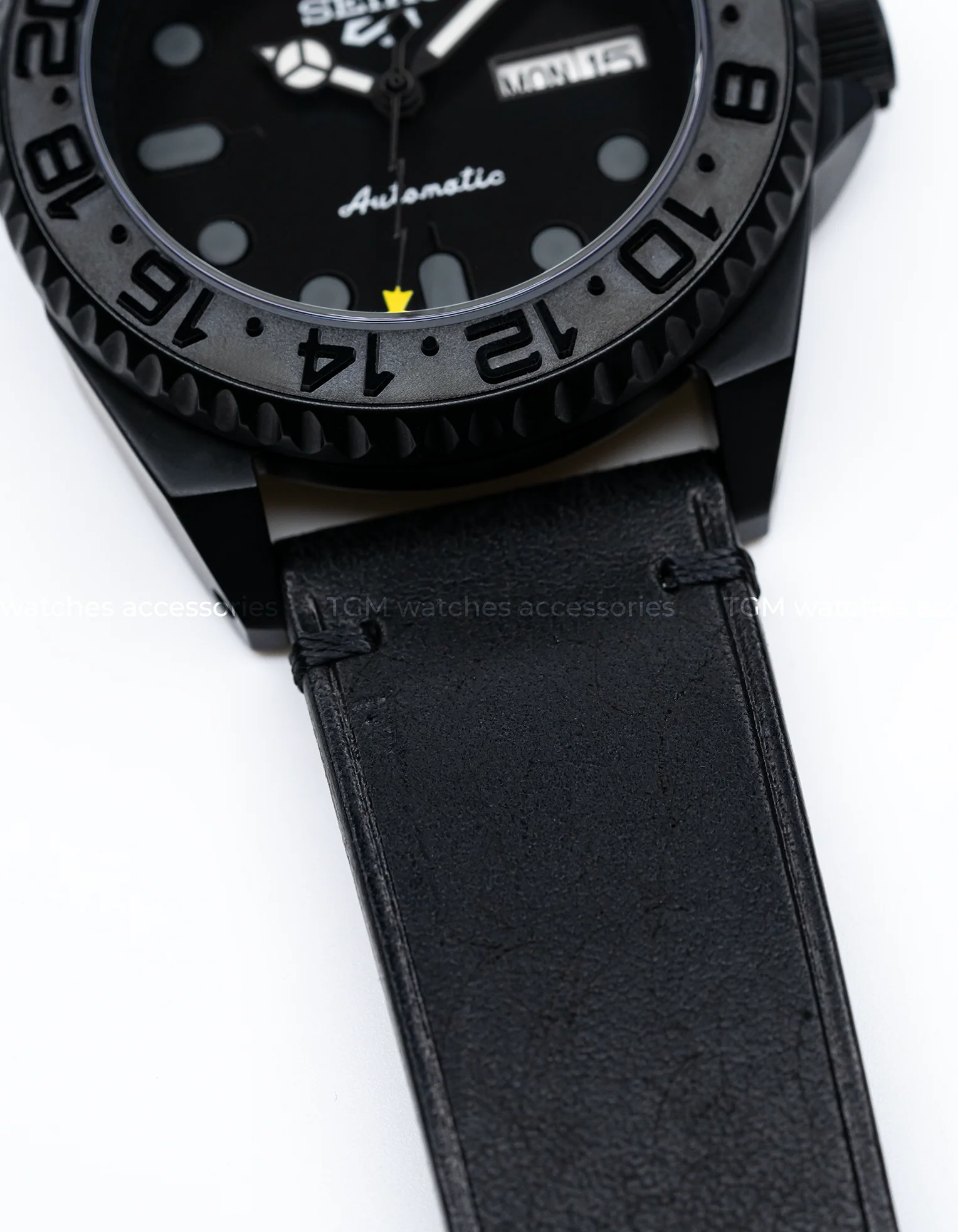 MODEL . 118L - Image 4
