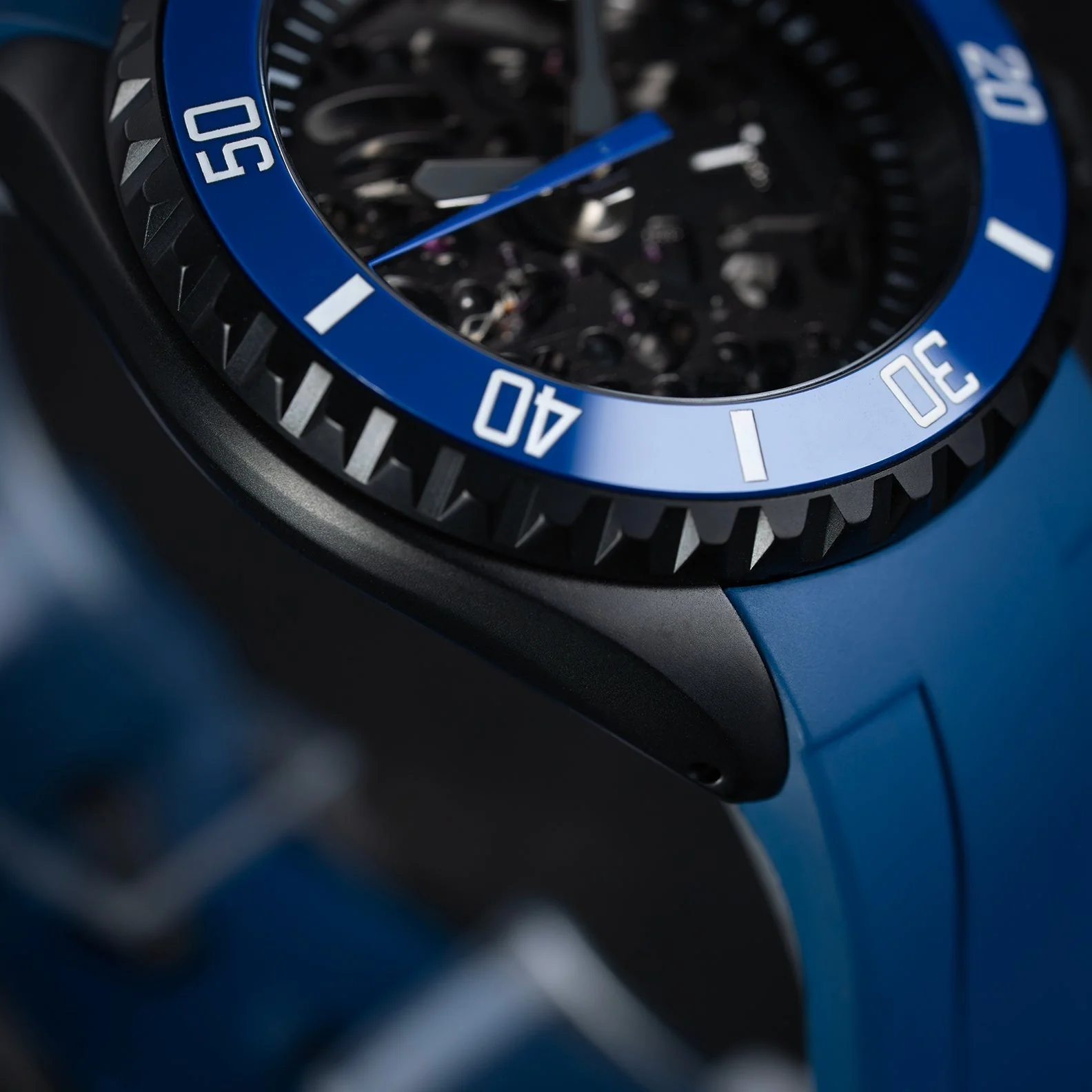 MODEL . 124R - Image 5