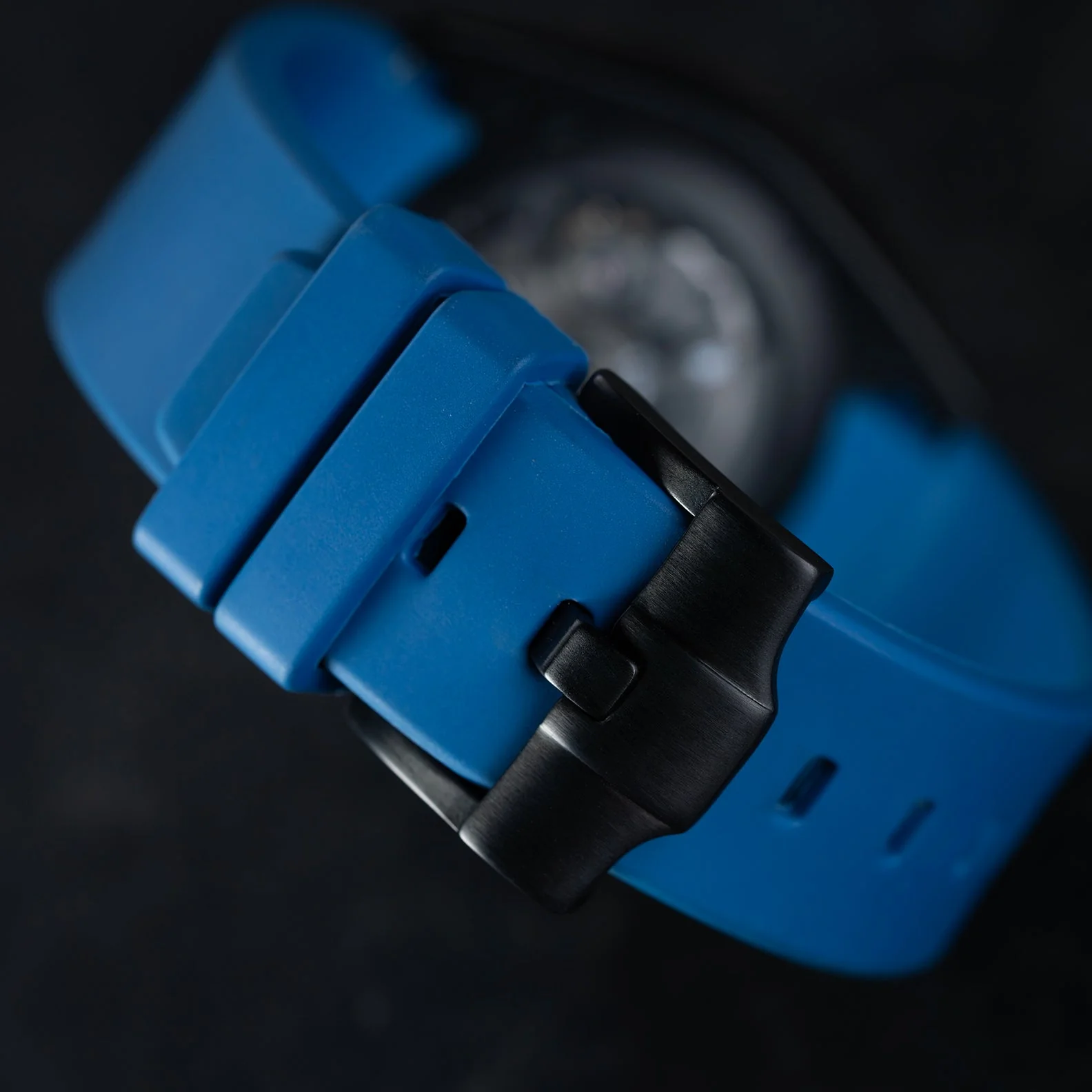 MODEL . 124R - Image 7