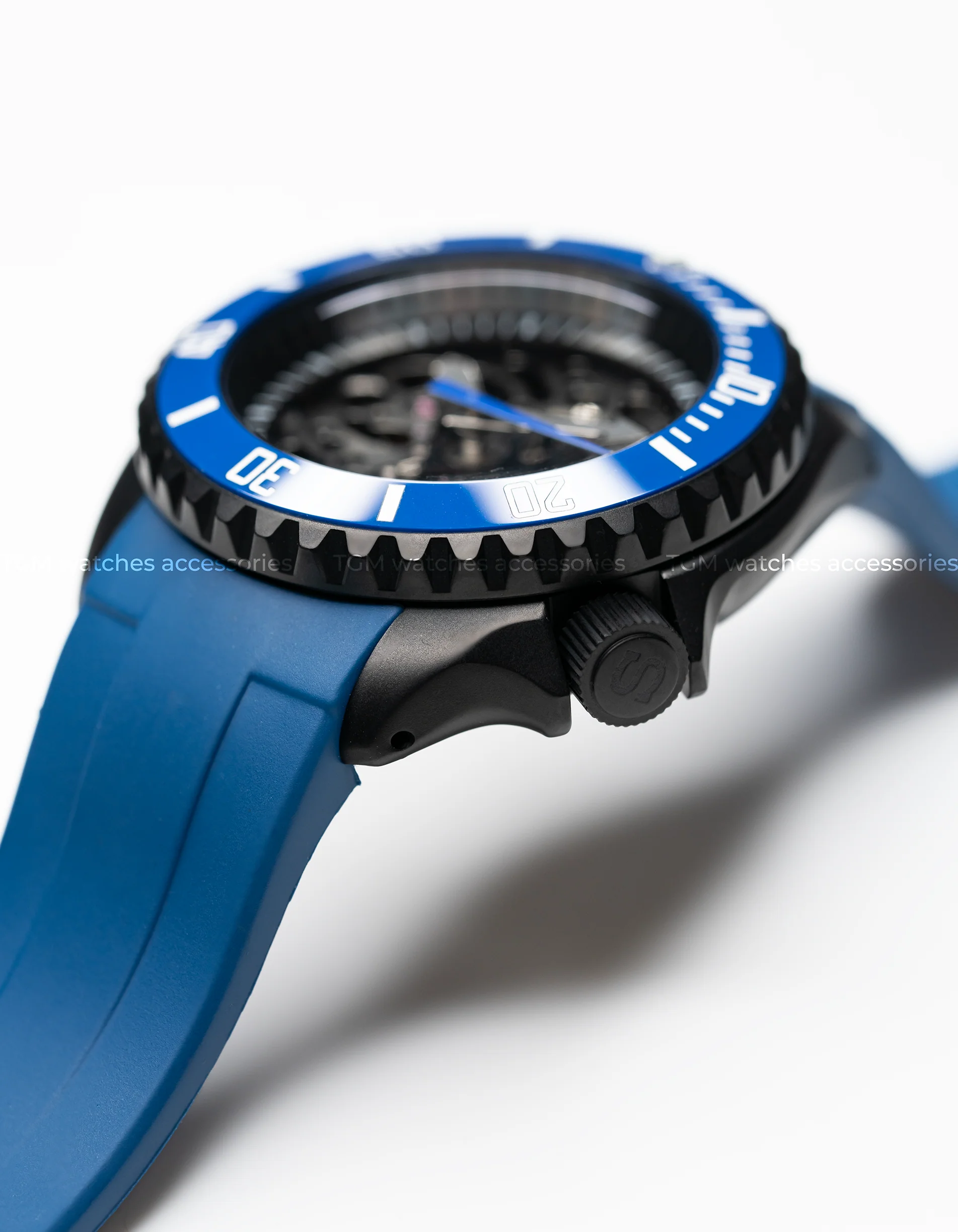 MODEL . 124R - Image 4