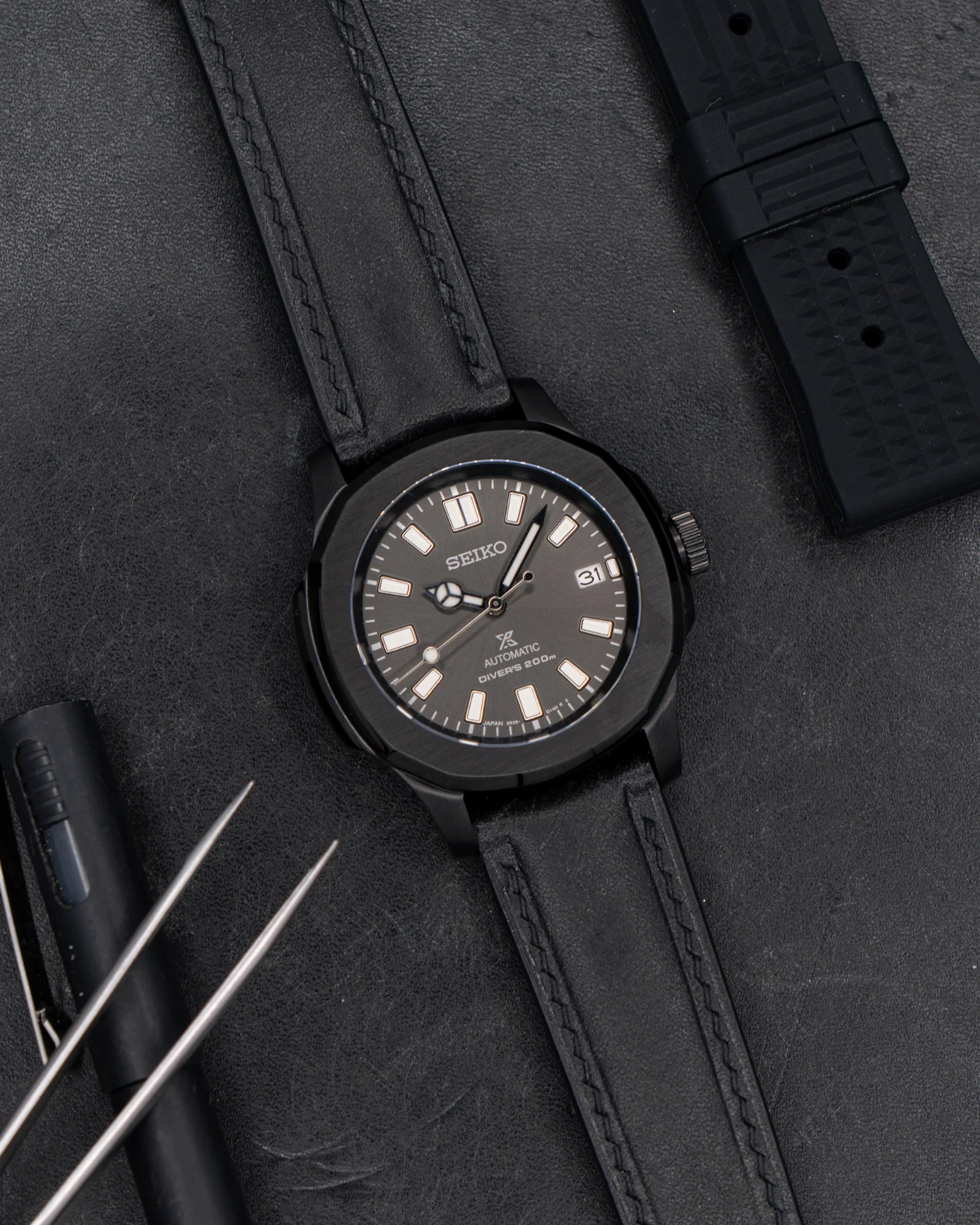 MODEL . 24L - Image 4