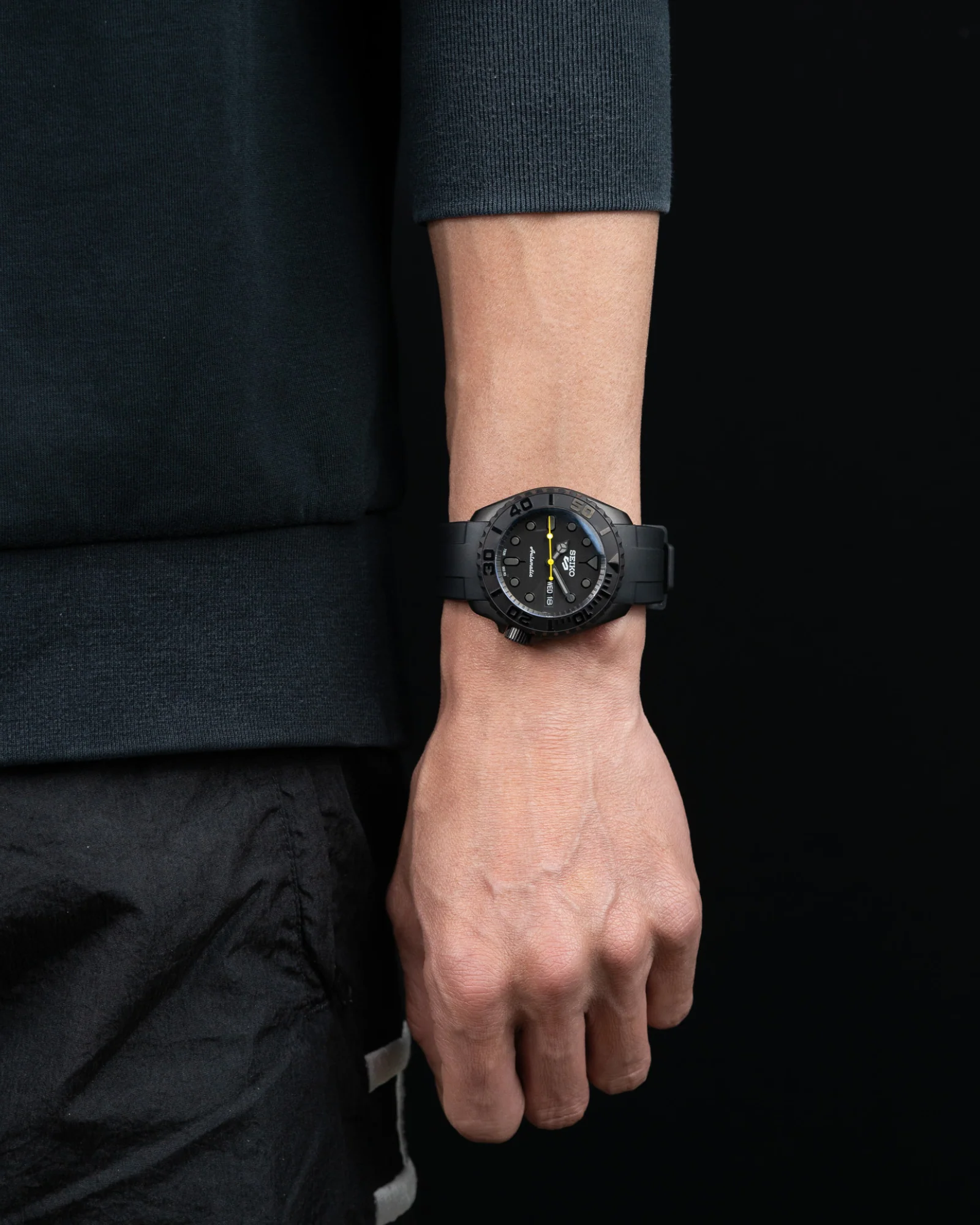 MODEL . 53R - Image 5