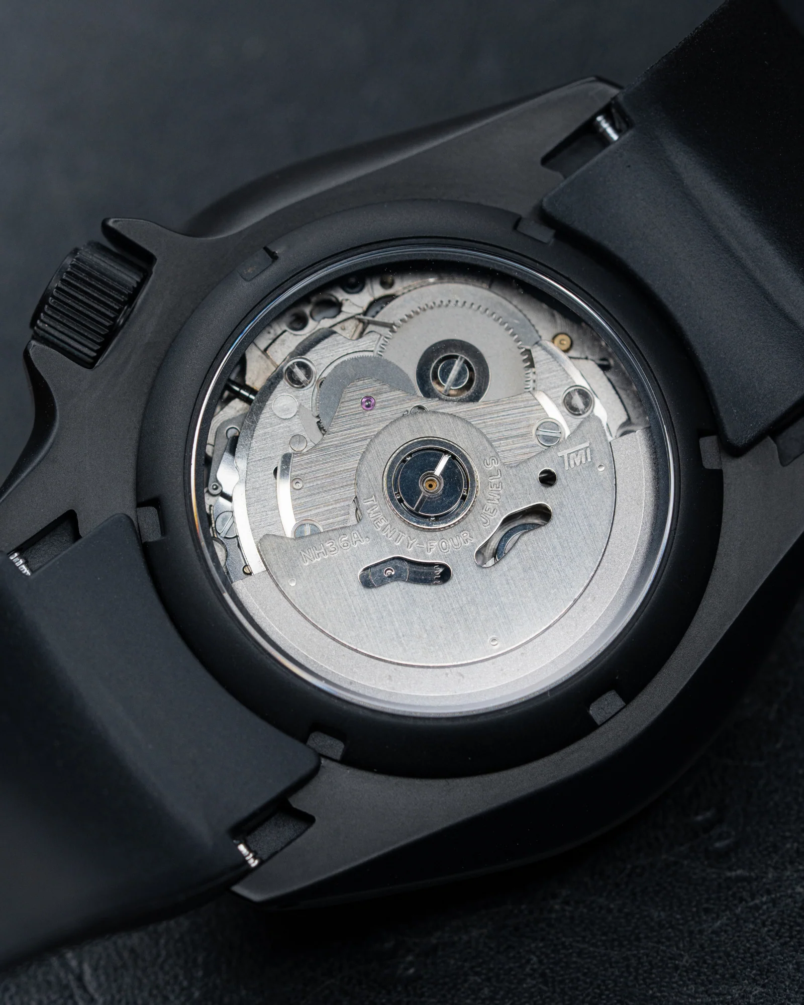MODEL . 56R - Image 6