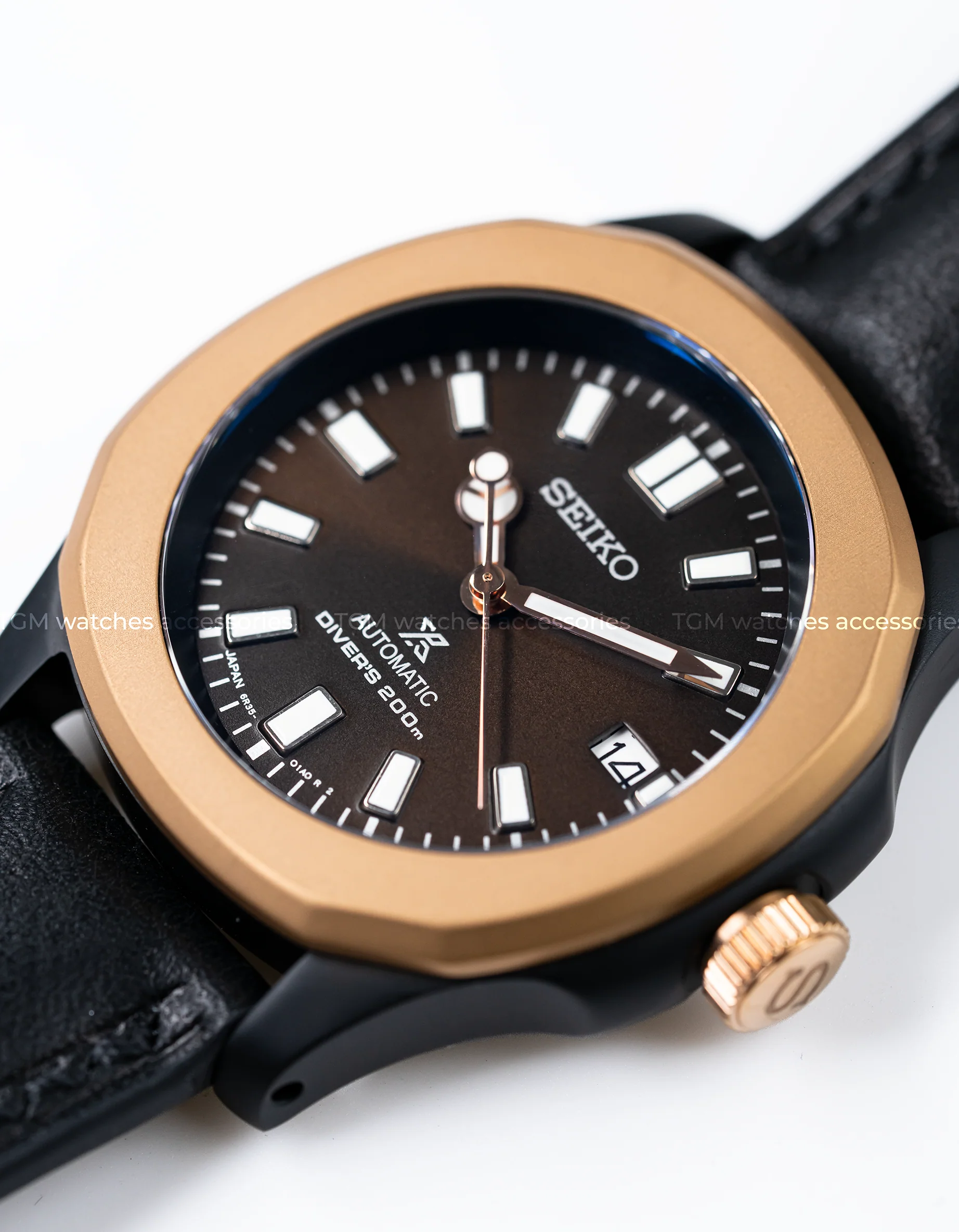 MODEL . 58L - Image 3