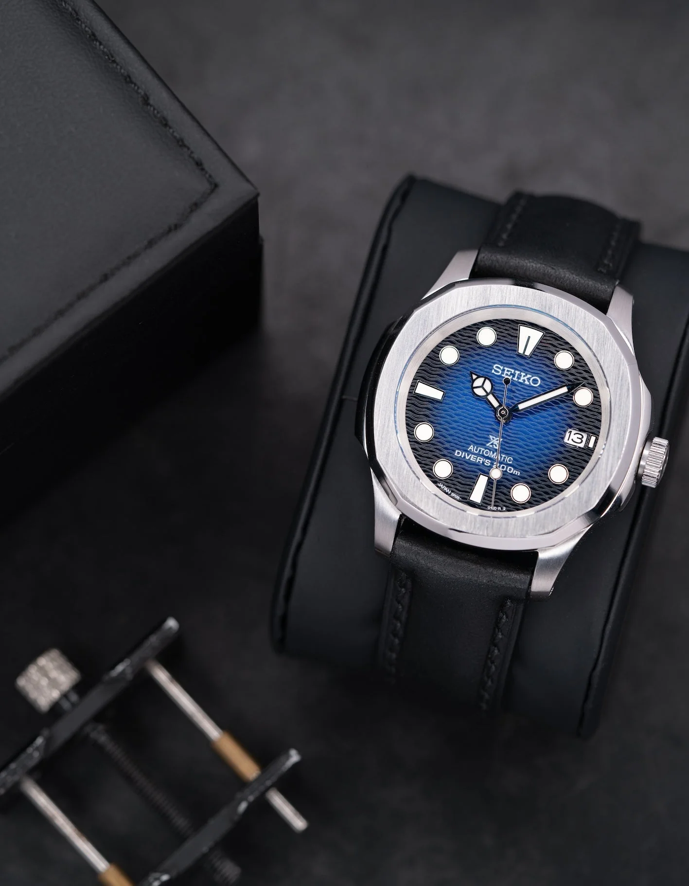 MODEL . 104L