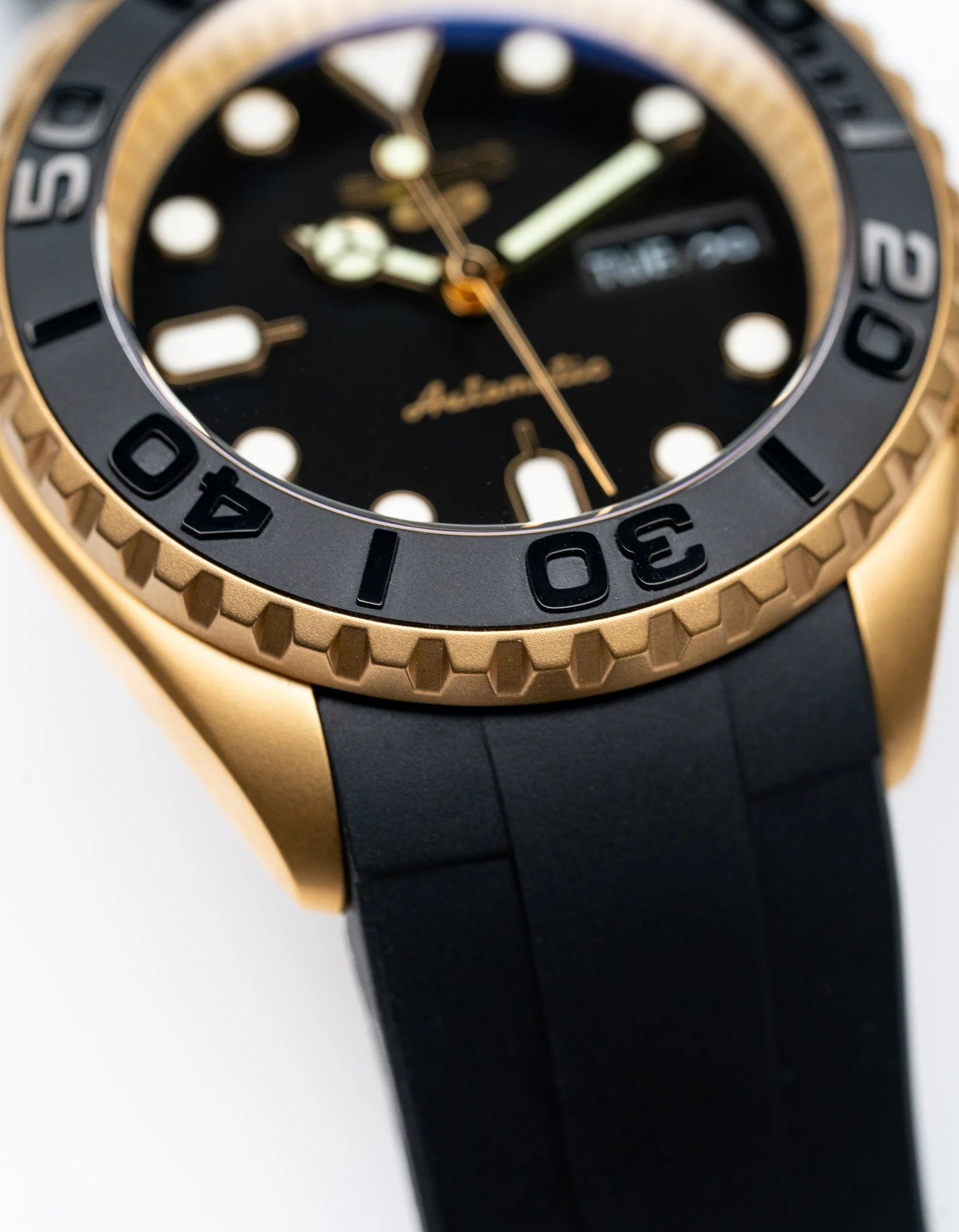 MODEL . 62R - Image 4