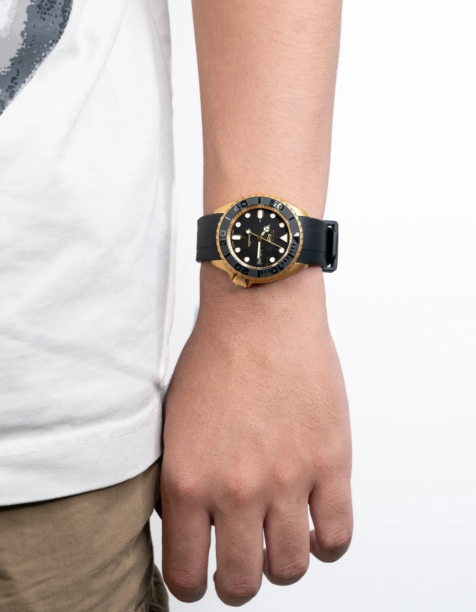 MODEL . 62R - Image 7