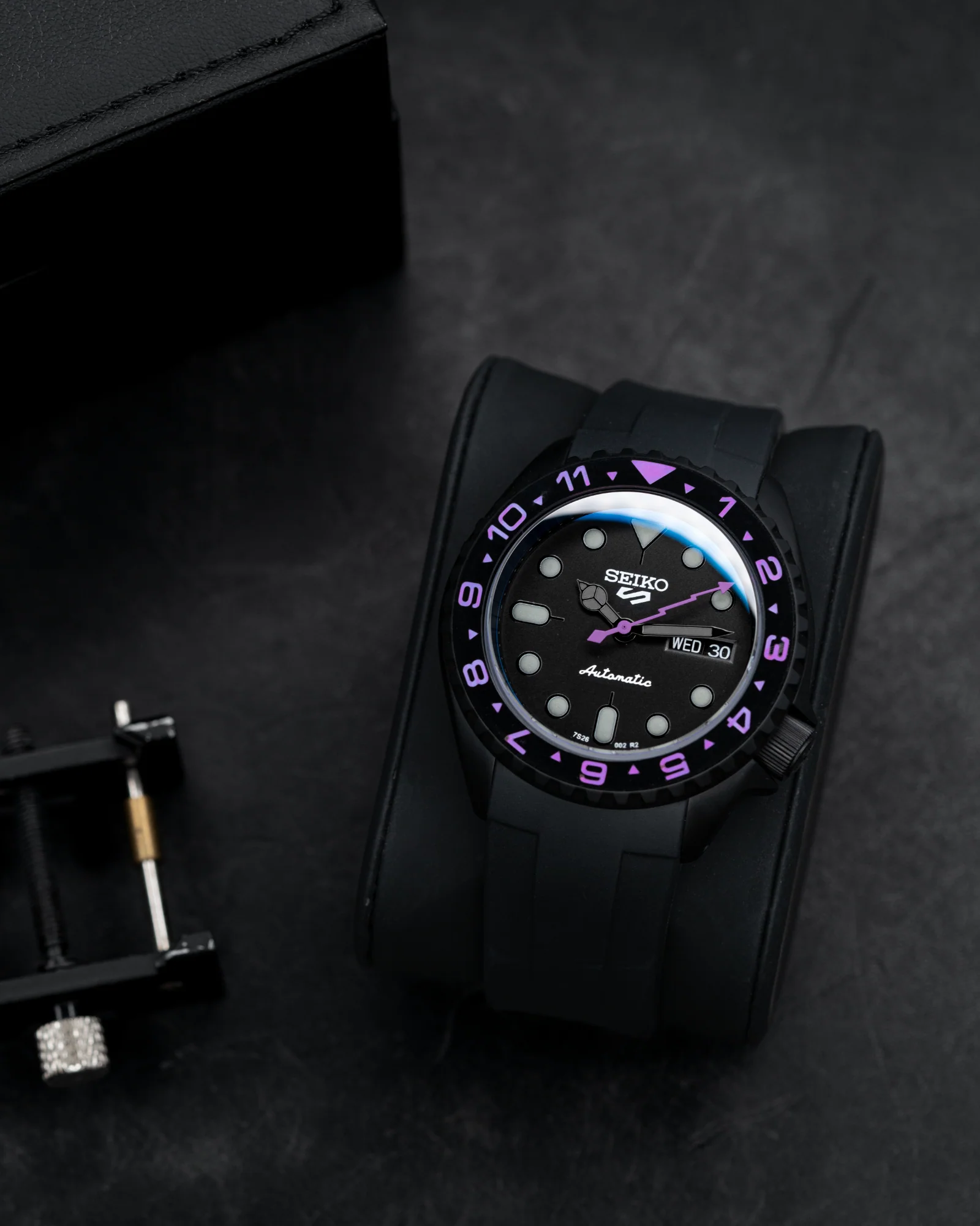 MODEL . 83R - Image 4