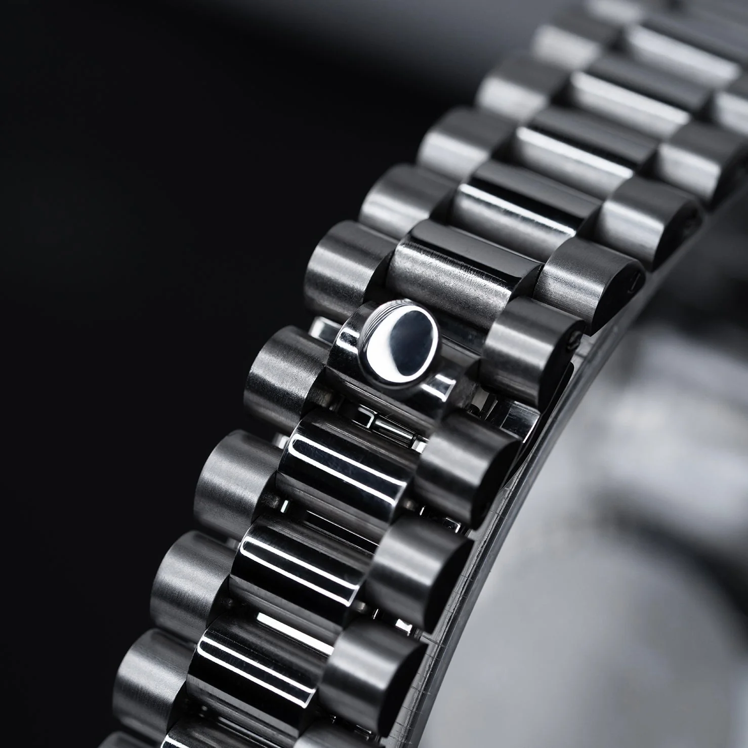 MODEL . 100S - Image 6