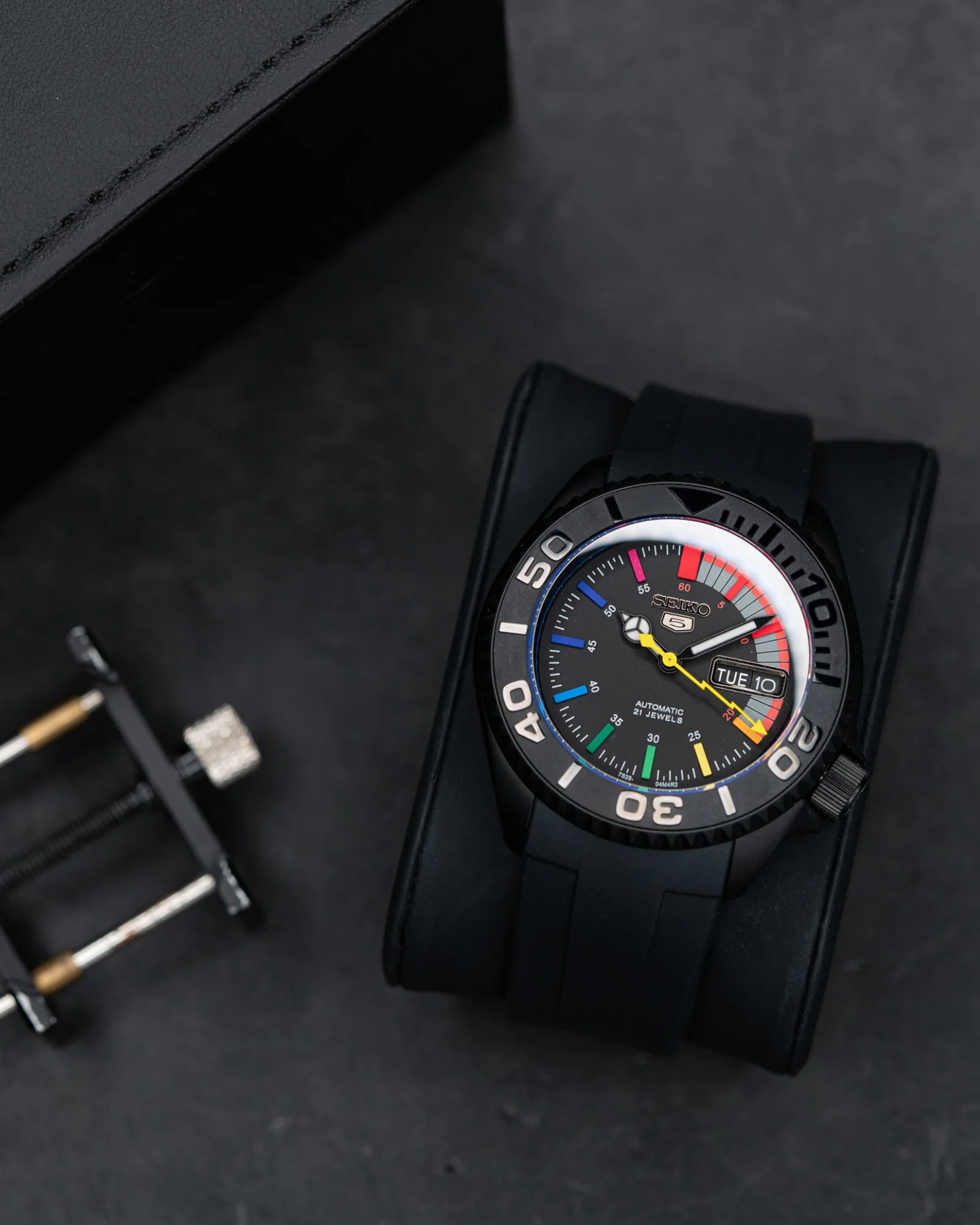 MODEL . 92R - Image 4