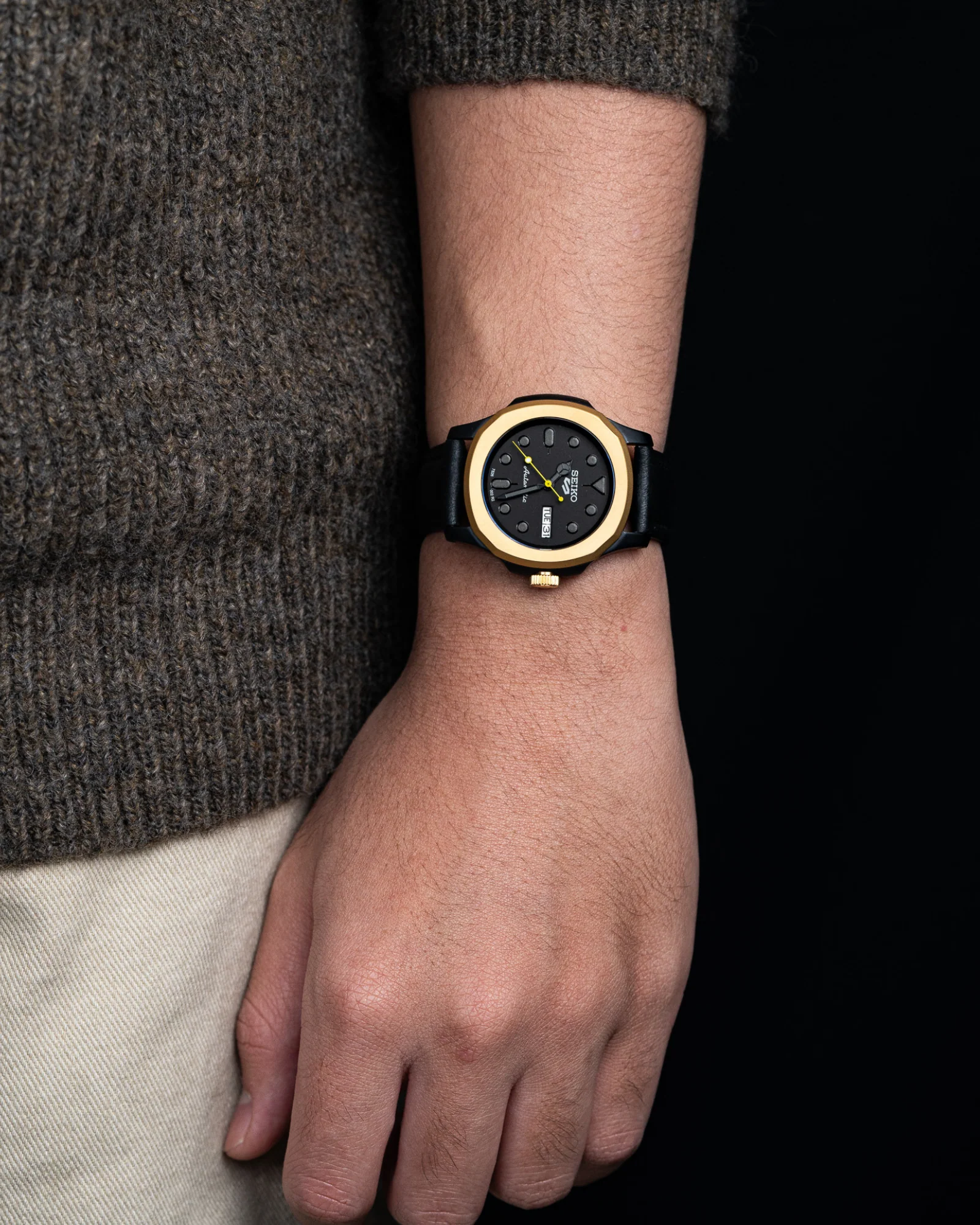 MODEL . 94L - Image 4